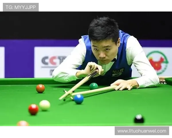 斯诺克世界锦标赛揭幕战精彩纷呈 选手激烈对决掀起赛季高潮