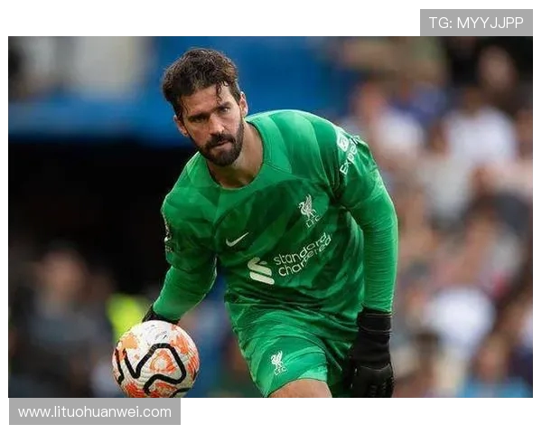 巴西门神艾德森的传奇之路从街头少年到世界顶级门将 巴西门神艾德森的传奇之路从街头少年到世界顶级门将