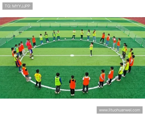 足球的魅力与文化全球传播分析及其对社会发展的深远影响 足球的魅力与文化全球传播分析及其对社会发展的深远影响